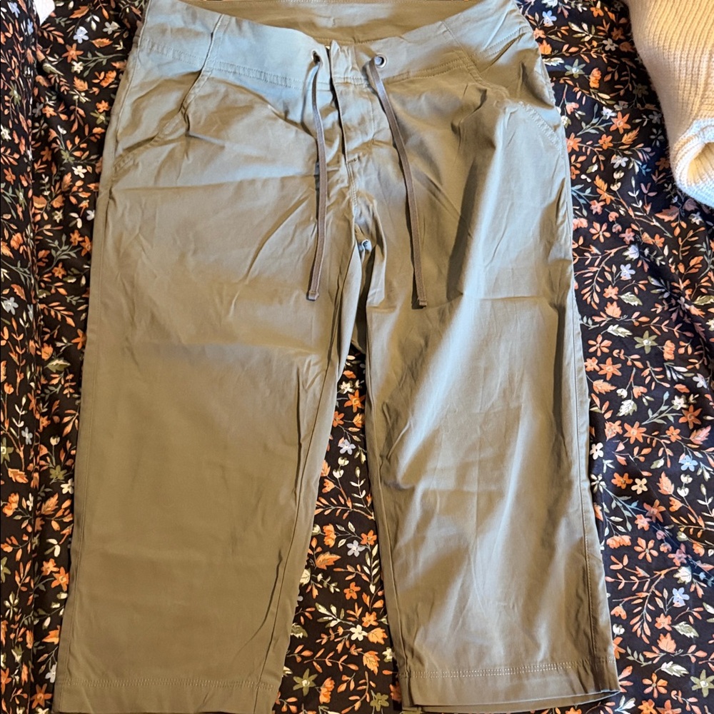 Columbia Olive Green Cargo Drawstring Pants